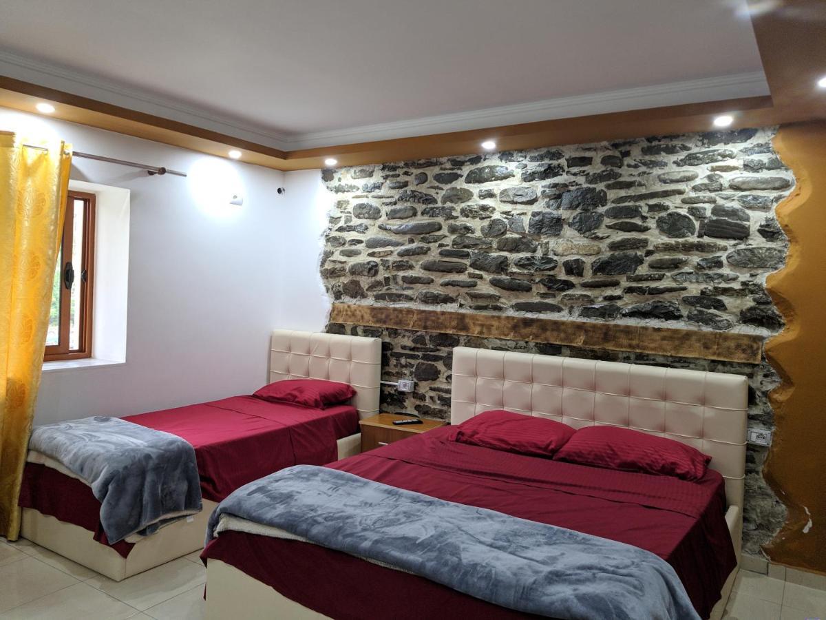 Guesthouse Alvi Përmet 外观 照片